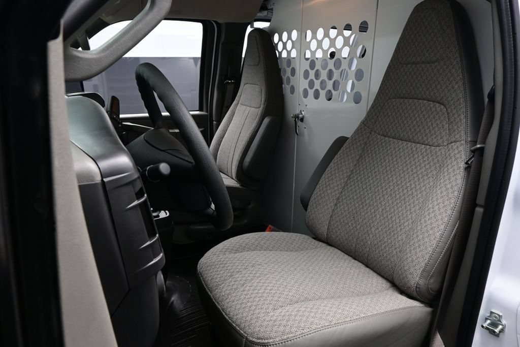 2026 Chevrolet Express Cargo Work Van - Photo 9