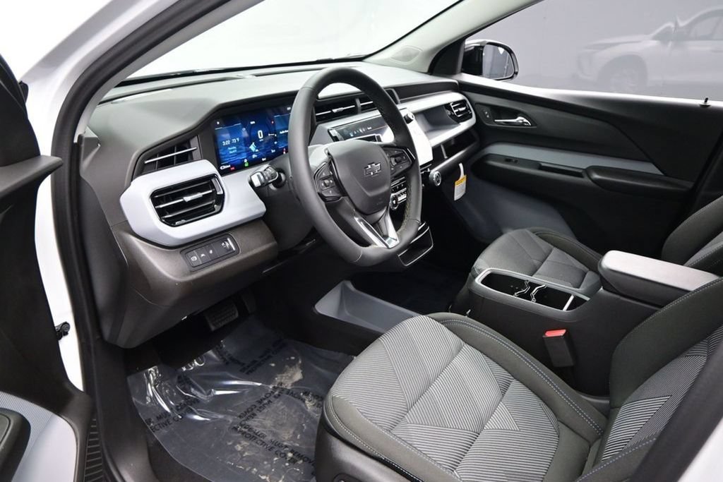 2027 Chevrolet Bolt LT - Photo 8