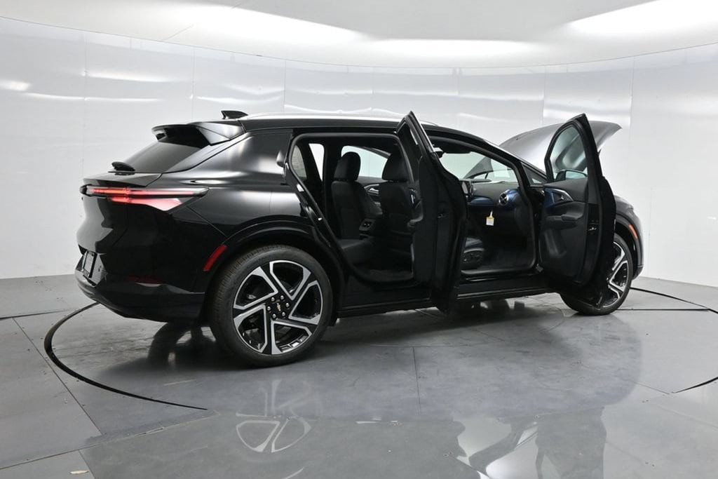 2026 Chevrolet Equinox EV 2LT - Photo 4