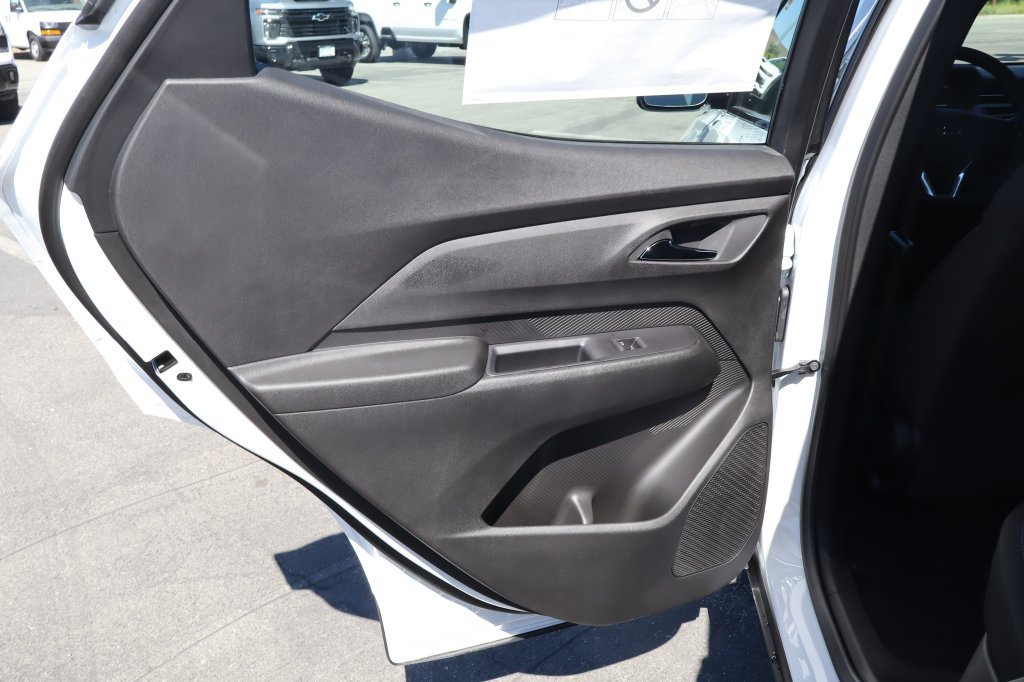 2027 Chevrolet Bolt LT - Photo 30