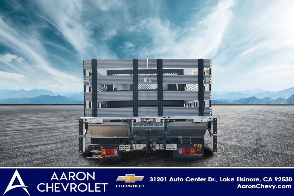 2024 Chevrolet Silverado 5500HD photo 2