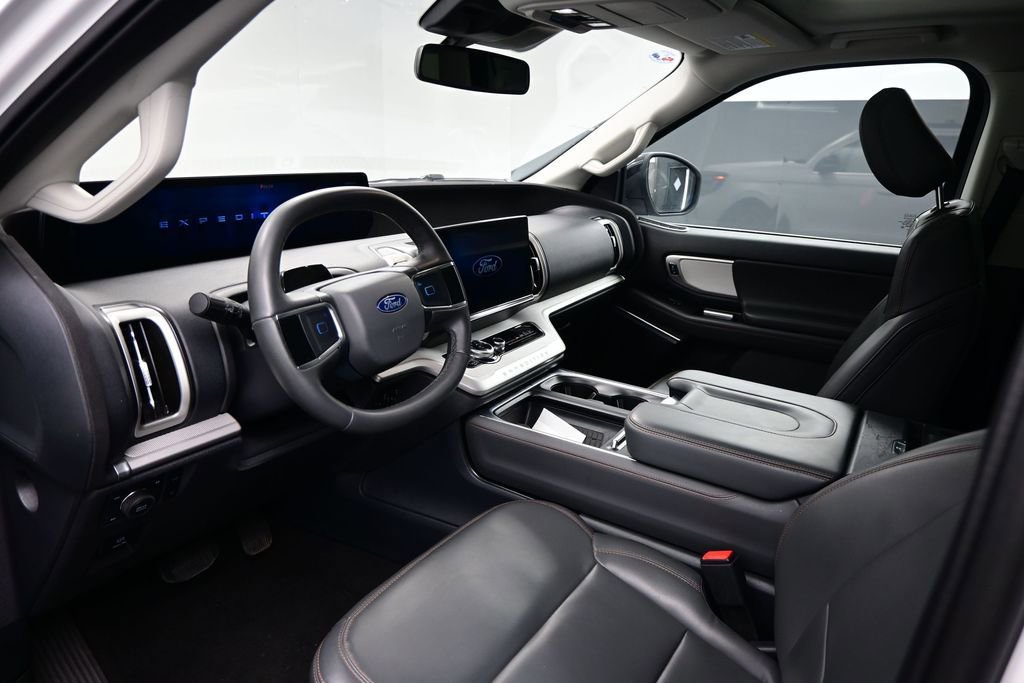 2025 Ford Expedition Max Active photo 5