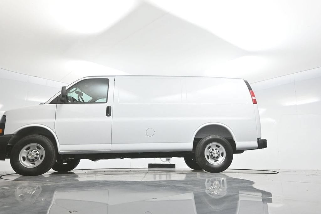 2026 Chevrolet Express Cargo Work Van - Photo 7
