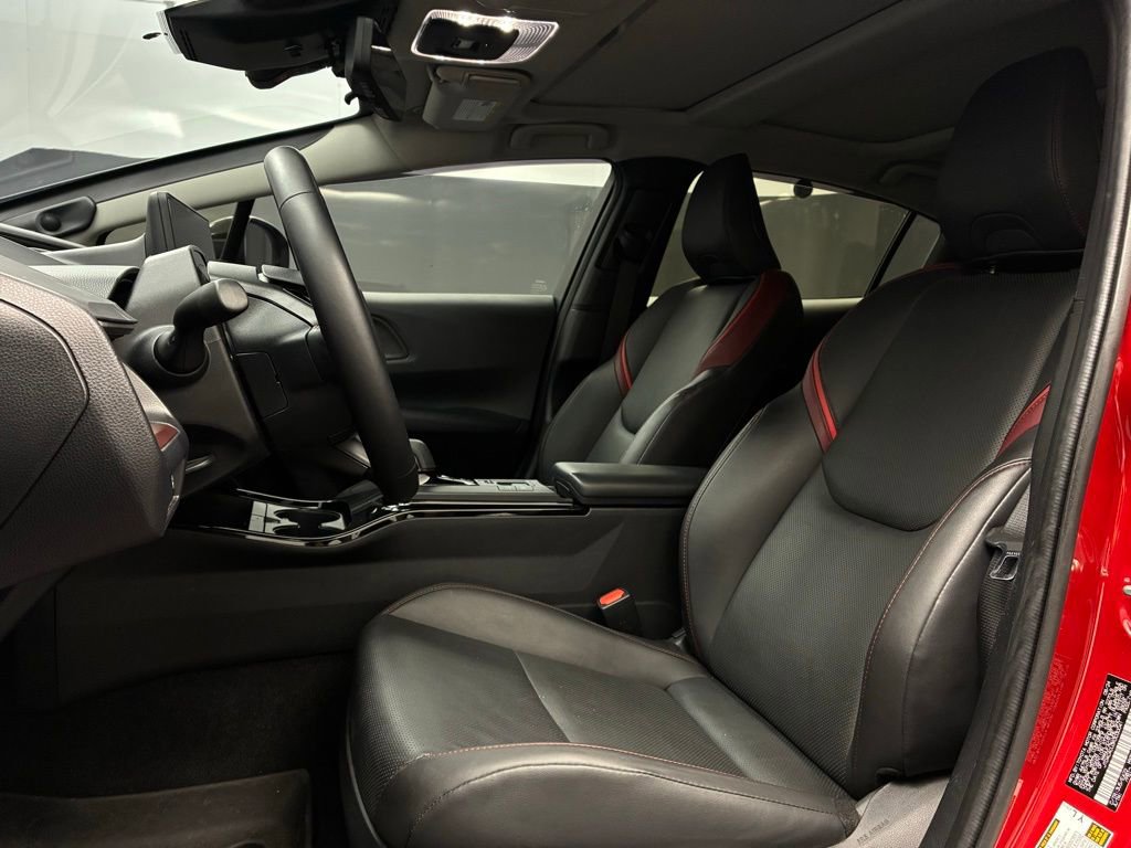 2024 Toyota Prius Prime SE photo 6