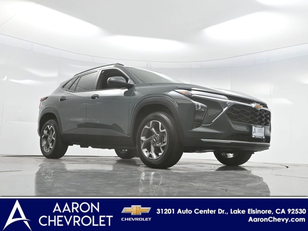 Used 2025 Chevrolet Trax LT SUV