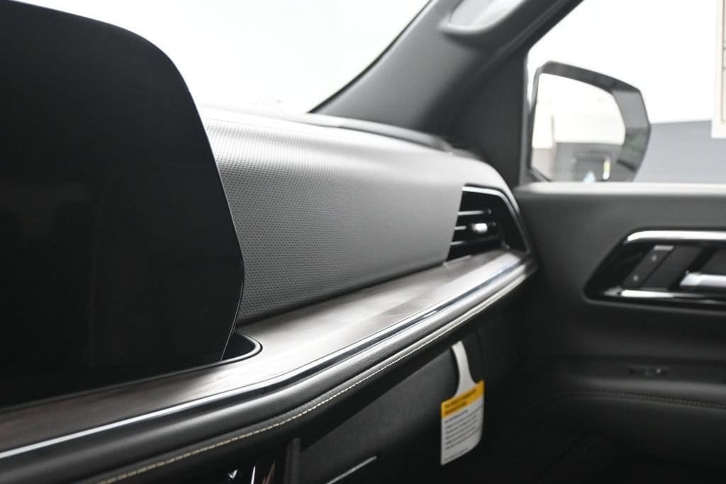2025 Chevrolet Tahoe Premier - Photo 13