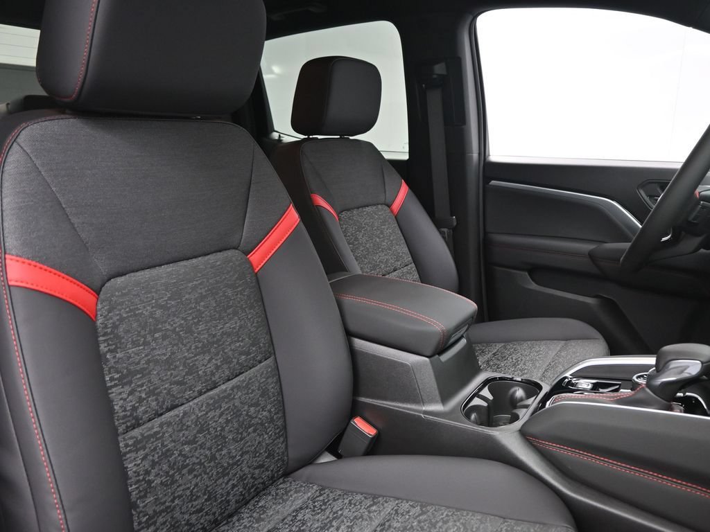 2025 Chevrolet Colorado Z71 - Photo 18