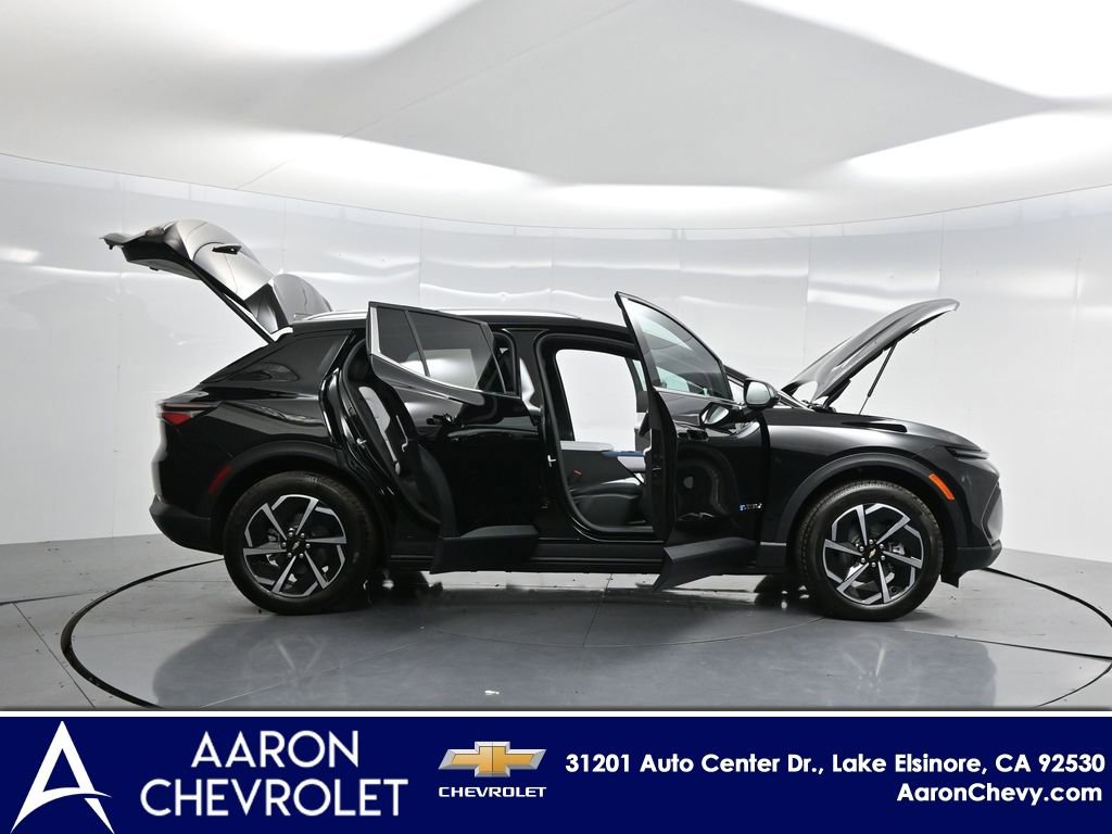 2026 Chevrolet Equinox EV 1LT photo 3