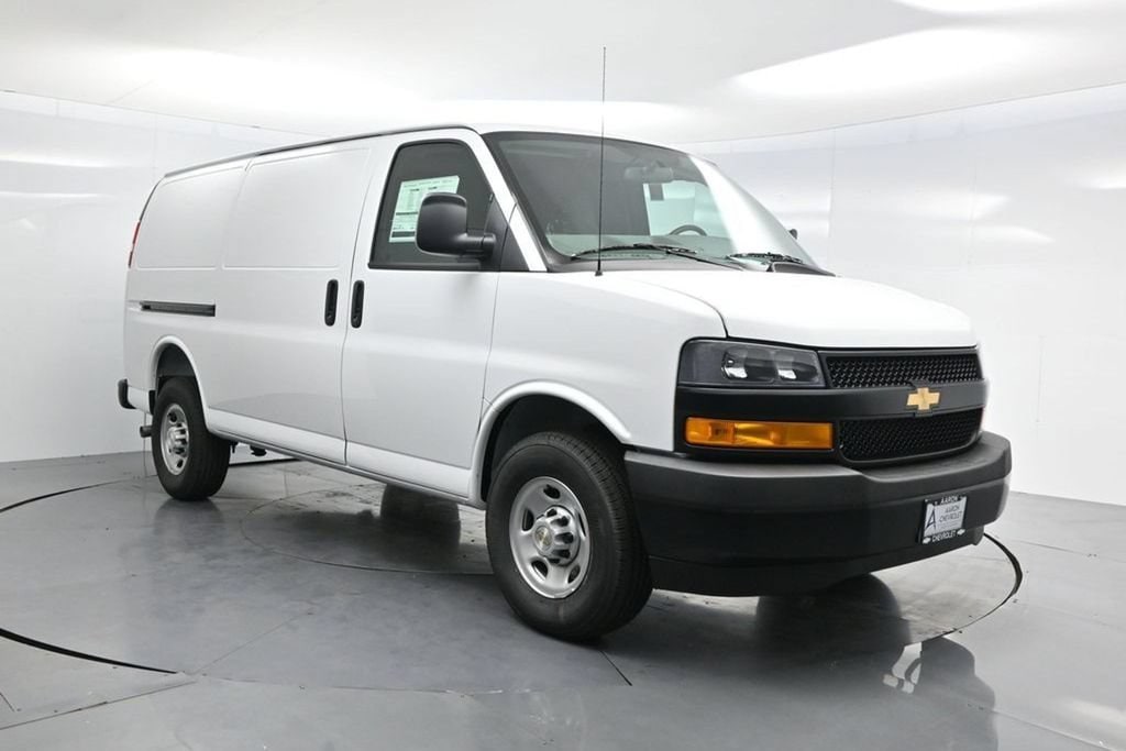 2026 Chevrolet Express Cargo Work Van - Photo 33