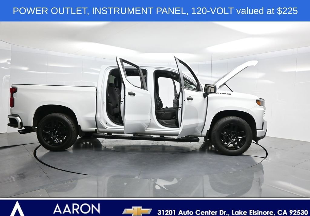 2020 Chevrolet Silverado 1500 Silverado Custom photo 2