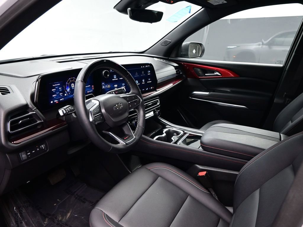 2024 Chevrolet Traverse Z71 photo 3