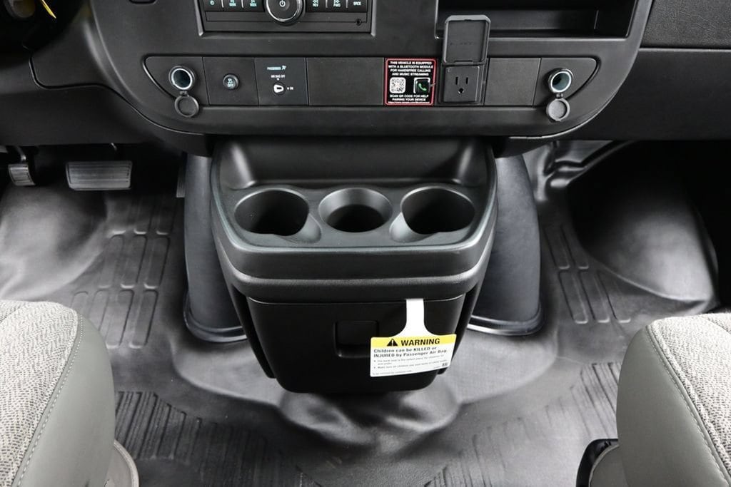 2026 Chevrolet Express Cargo Work Van - Photo 26