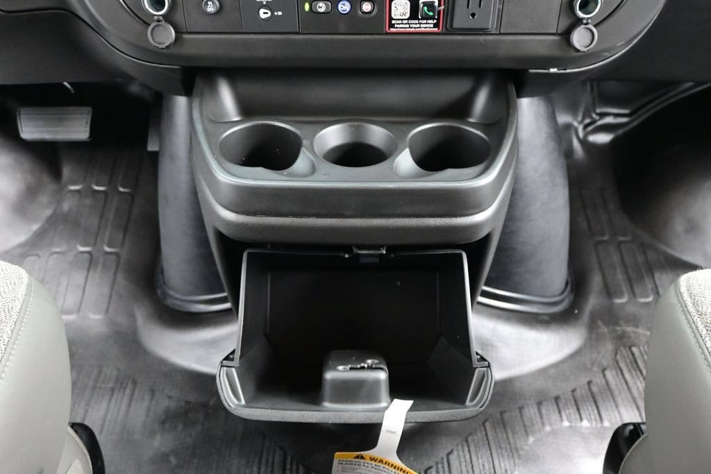 2026 Chevrolet Express Cargo Work Van - Photo 26