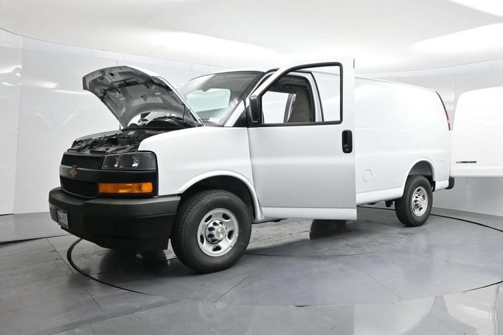 2026 Chevrolet Express Cargo Work Van - Photo 39