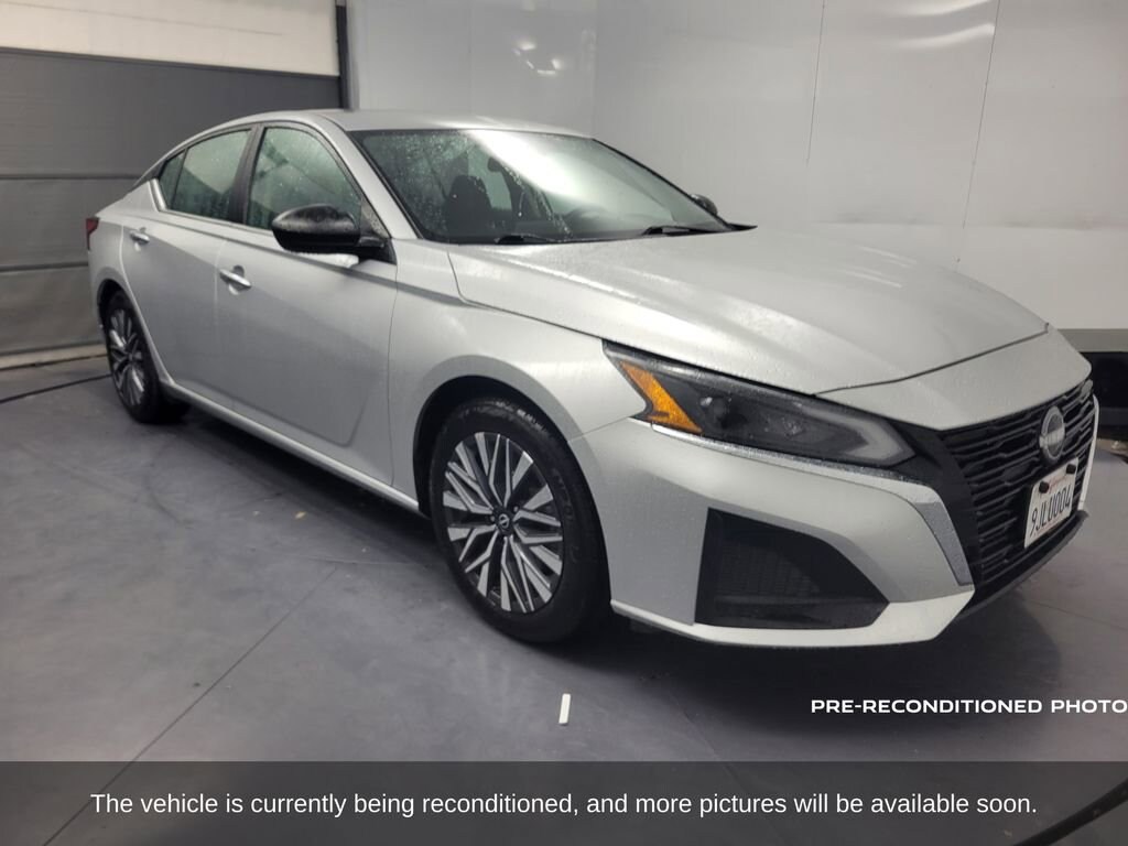 Used 2024 Nissan Altima 2.5 SV Sedan