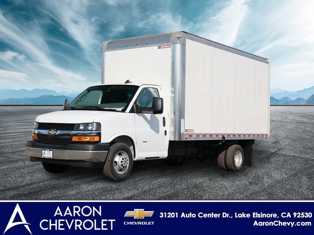 2024 Chevrolet Express Cutaway Base's photo