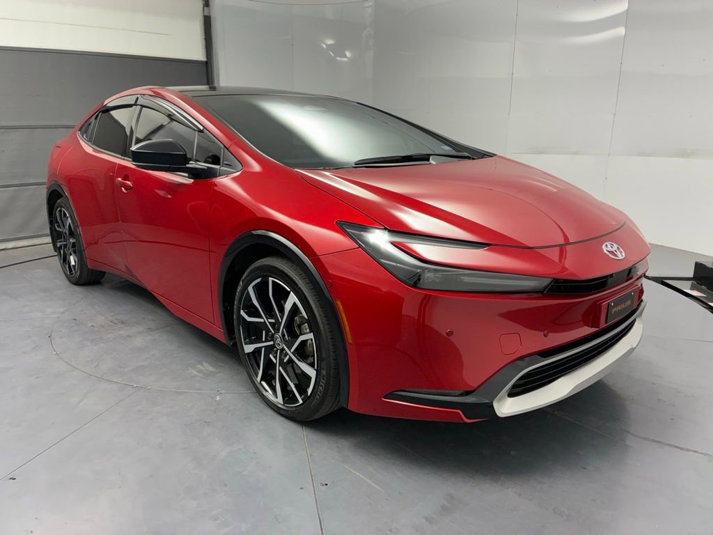 2024 Toyota Prius Prime SE photo 2