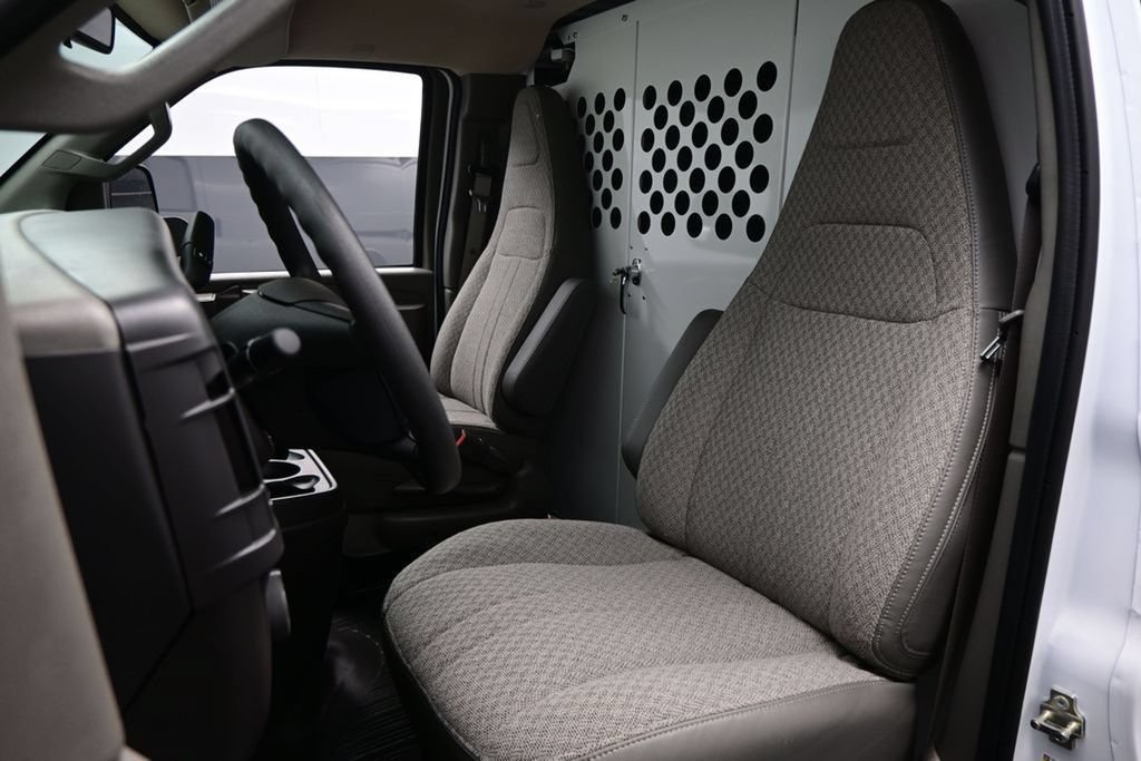 2026 Chevrolet Express Cargo Work Van - Photo 17