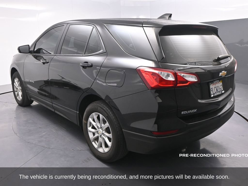 2021 Chevrolet Equinox LS photo 3