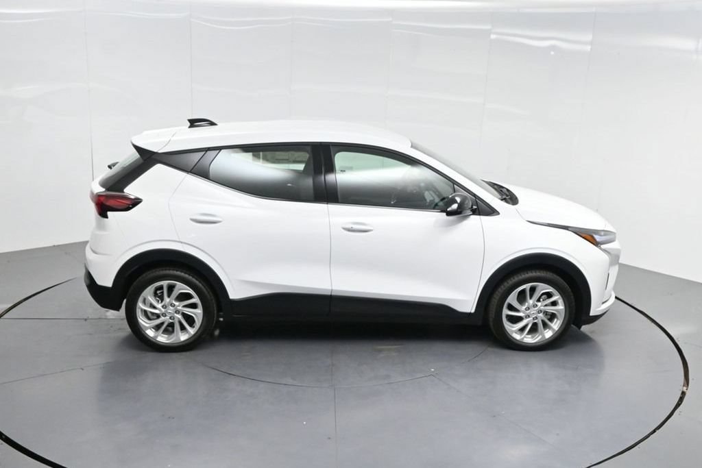 2027 Chevrolet Bolt LT - Photo 60