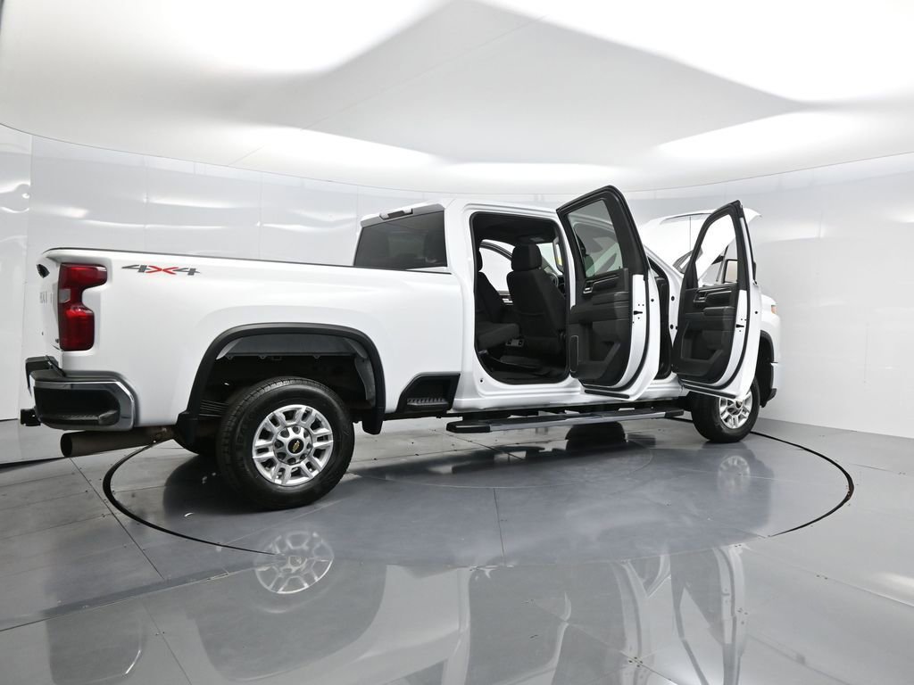2024 Chevrolet Silverado 2500HD LT photo 4