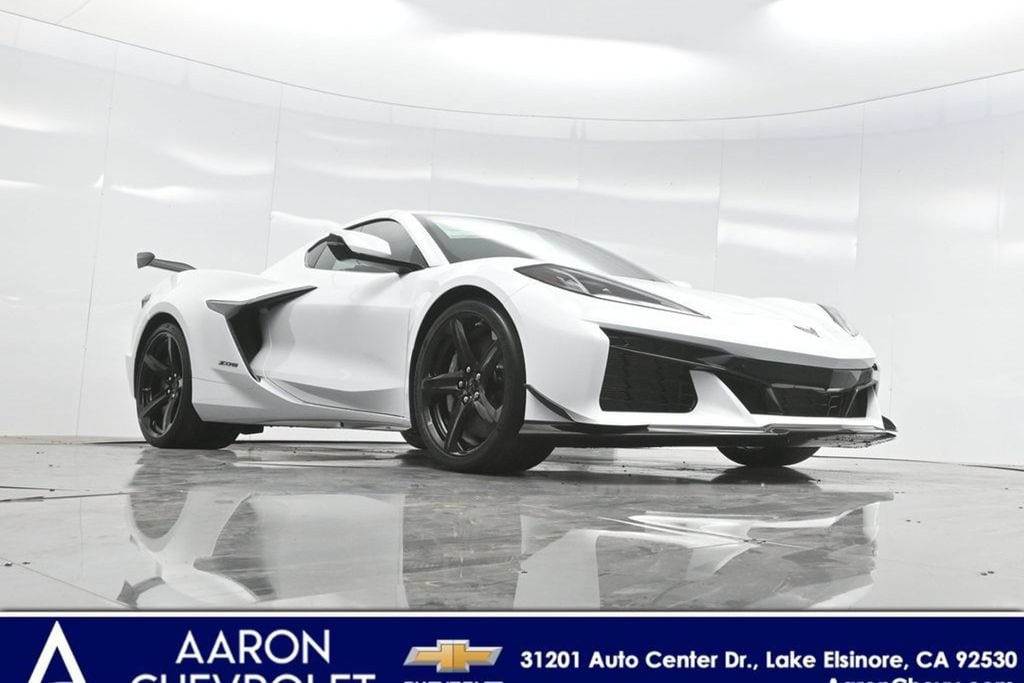 2025 Chevrolet Corvette 3LZ - Photo 2