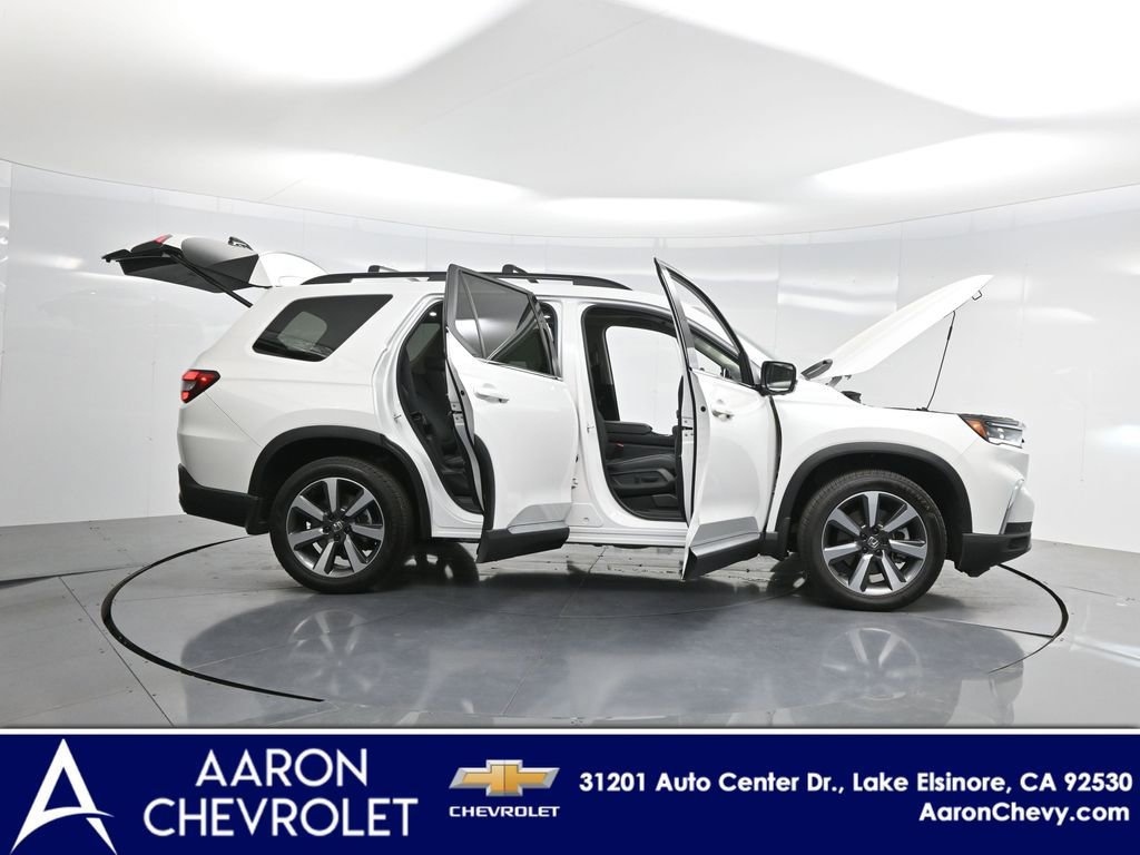 2024 Honda Pilot Elite photo 3