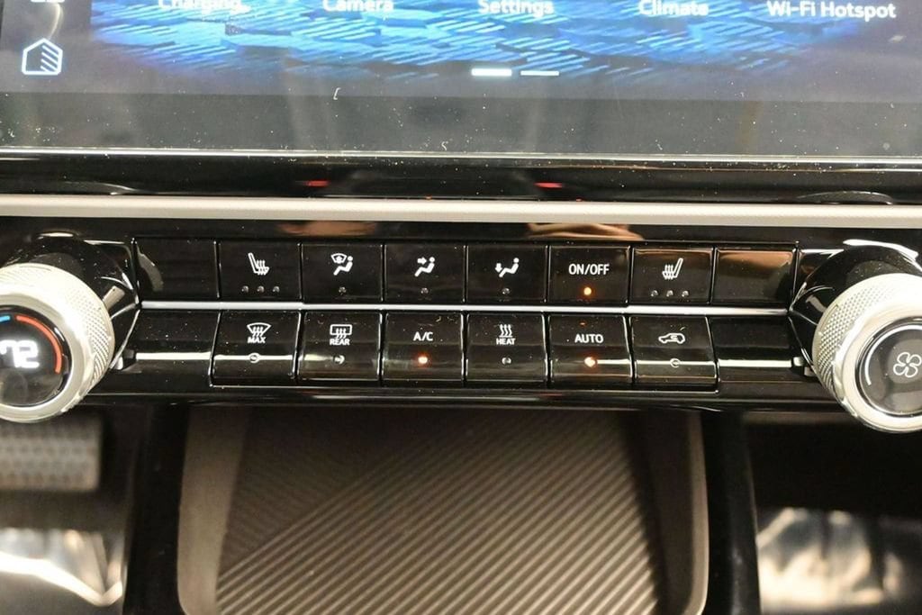 2027 Chevrolet Bolt LT - Photo 28