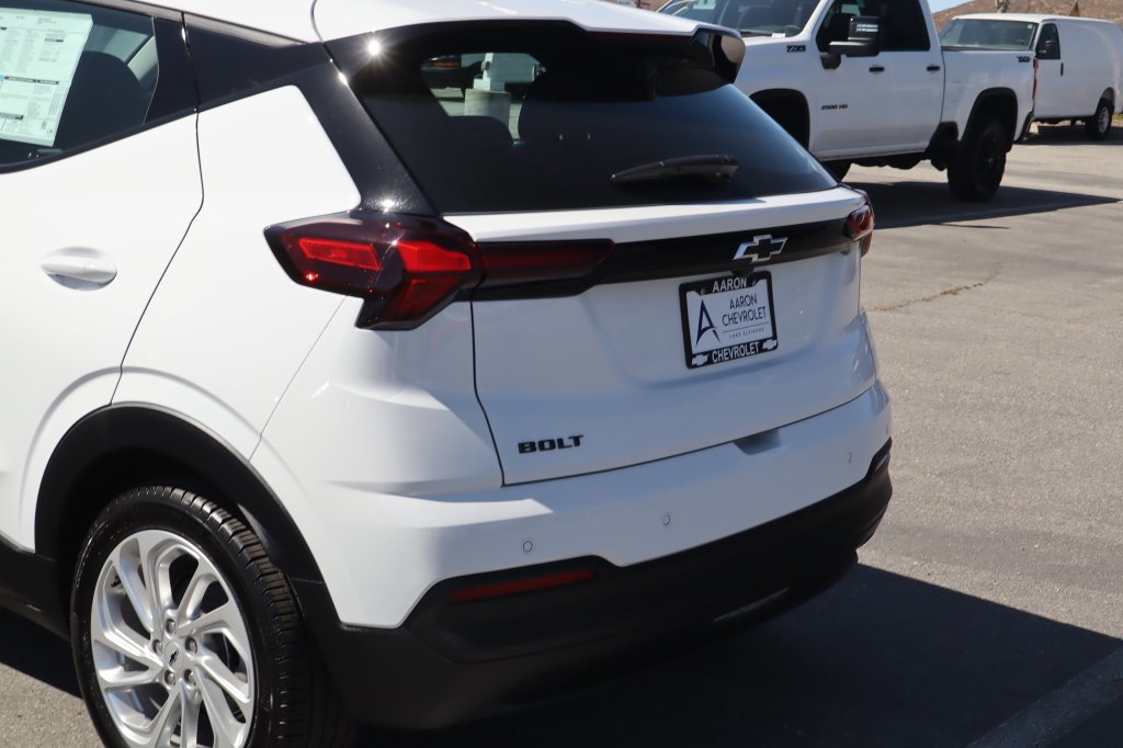 2027 Chevrolet Bolt LT - Photo 13