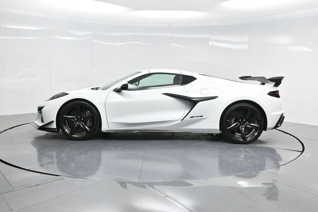 2025 Chevrolet Corvette 3LZ - Photo 31
