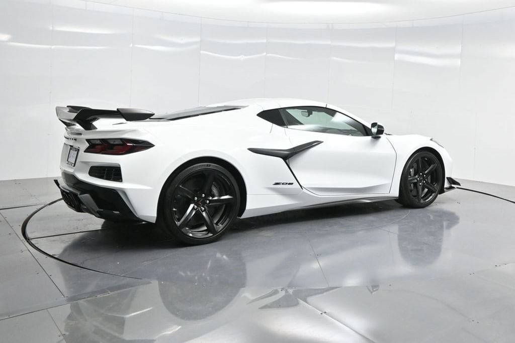 2025 Chevrolet Corvette 3LZ - Photo 28