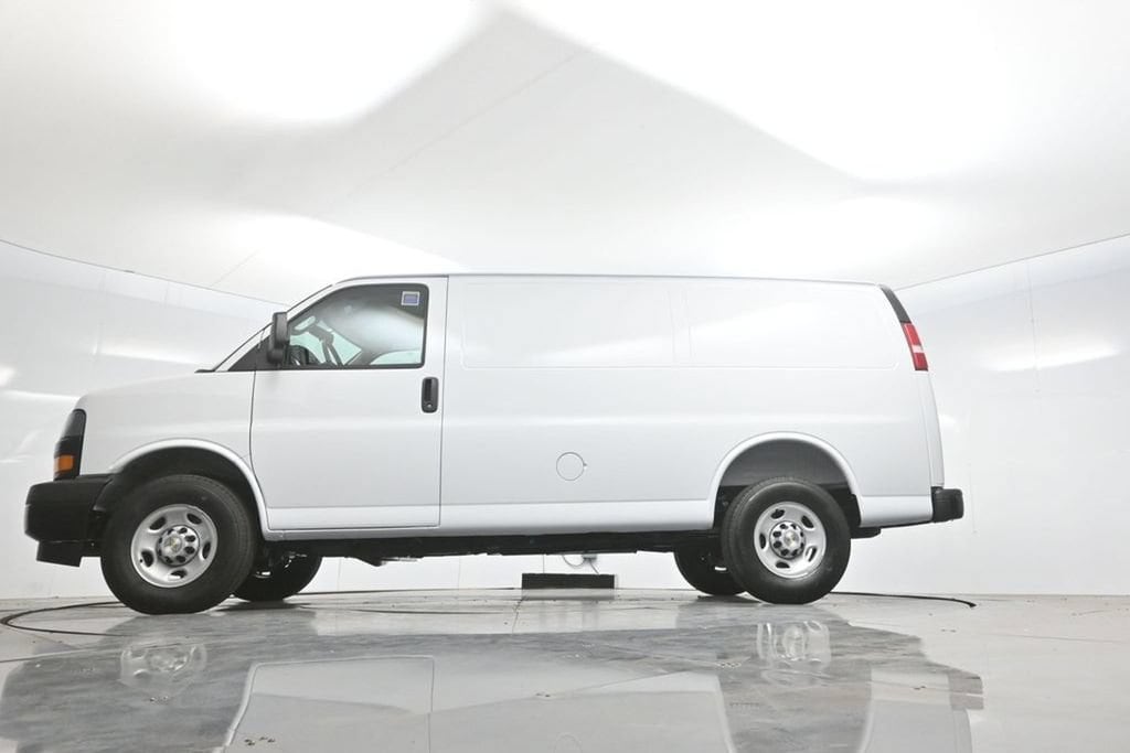 2026 Chevrolet Express Cargo Work Van - Photo 7