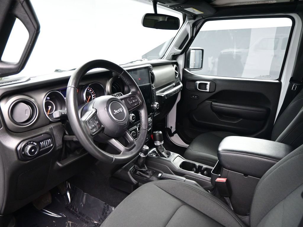 2022 Jeep Wrangler Unlimited Sport photo 3