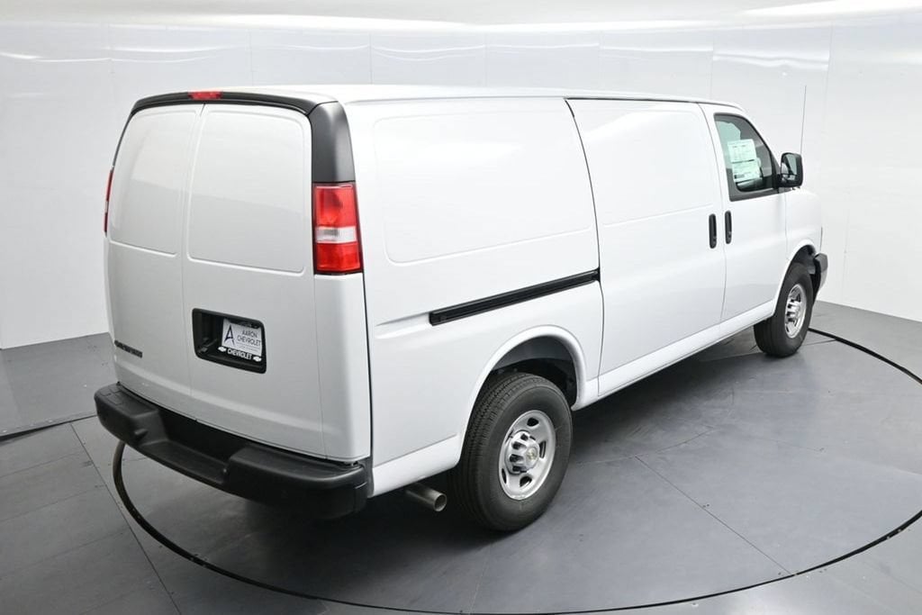 2026 Chevrolet Express Cargo Work Van - Photo 52