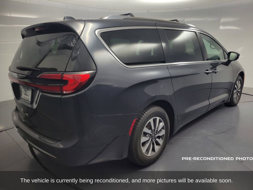 2021 Chrysler Pacifica Touring L photo 4
