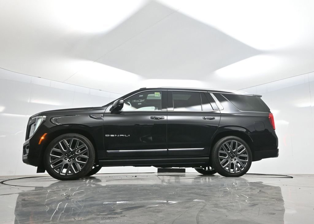 2026 GMC Yukon Denali Ultimate photo 6