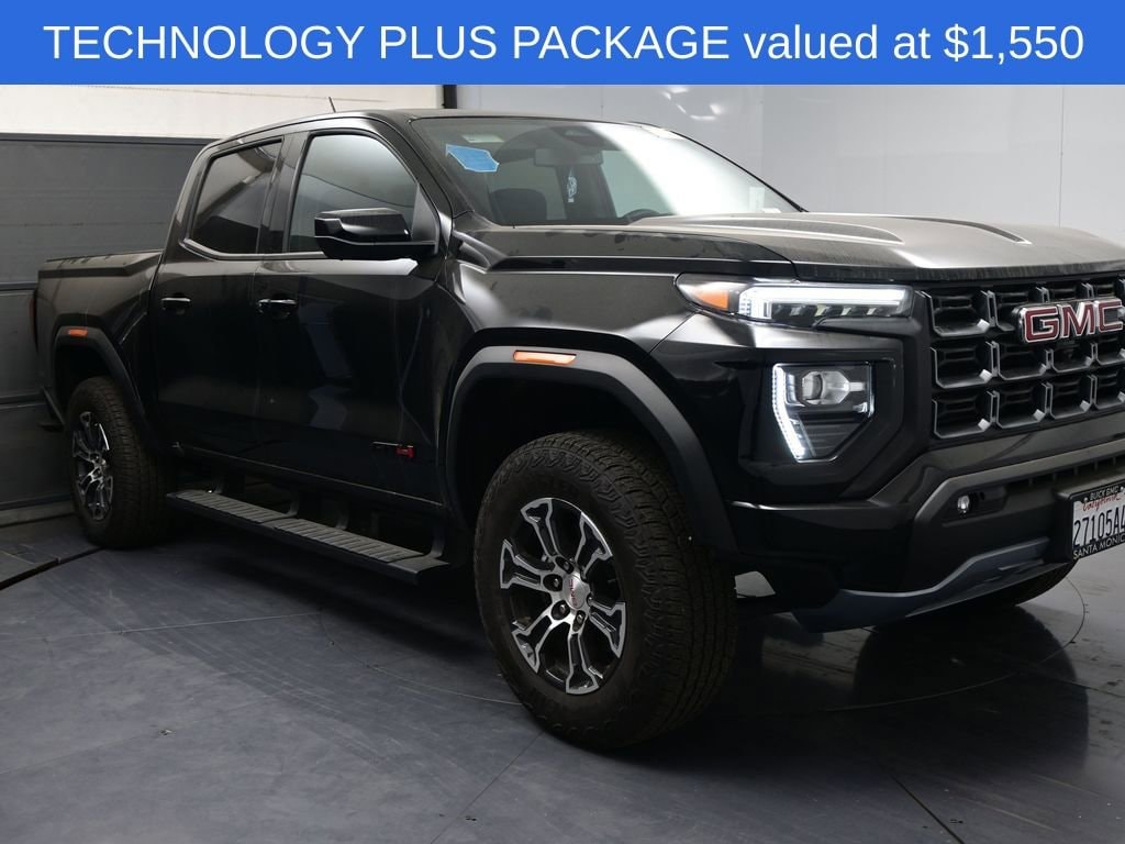 2024 GMC Canyon AT4 photo 2