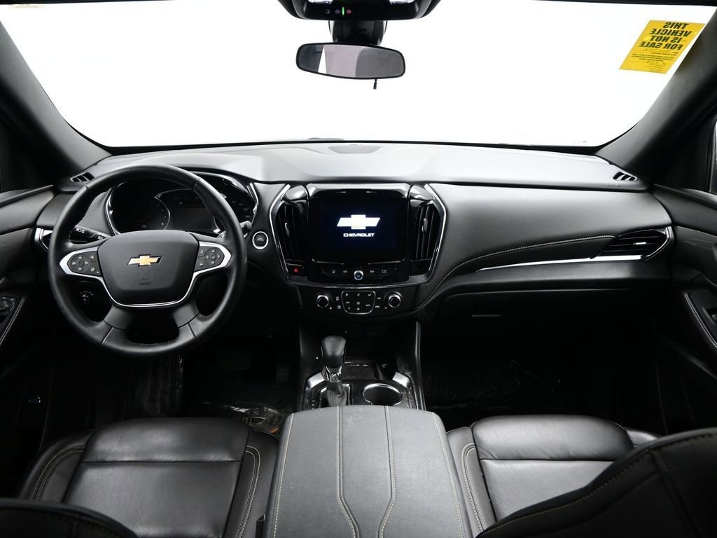 2023 Chevrolet Traverse LT Leather photo 3