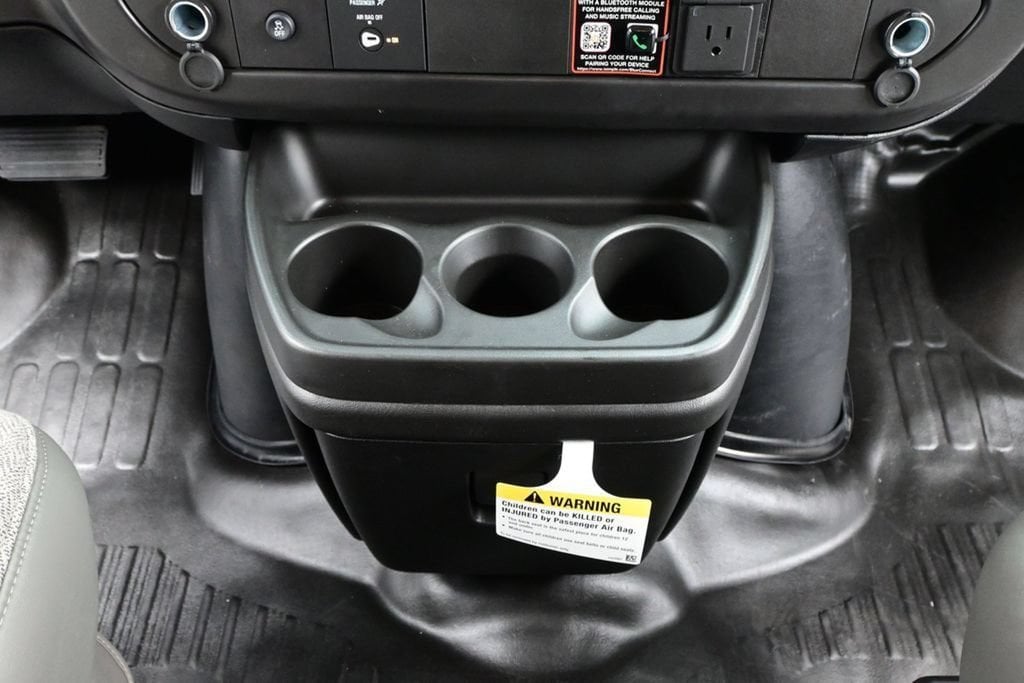 2026 Chevrolet Express Cargo Work Van - Photo 25