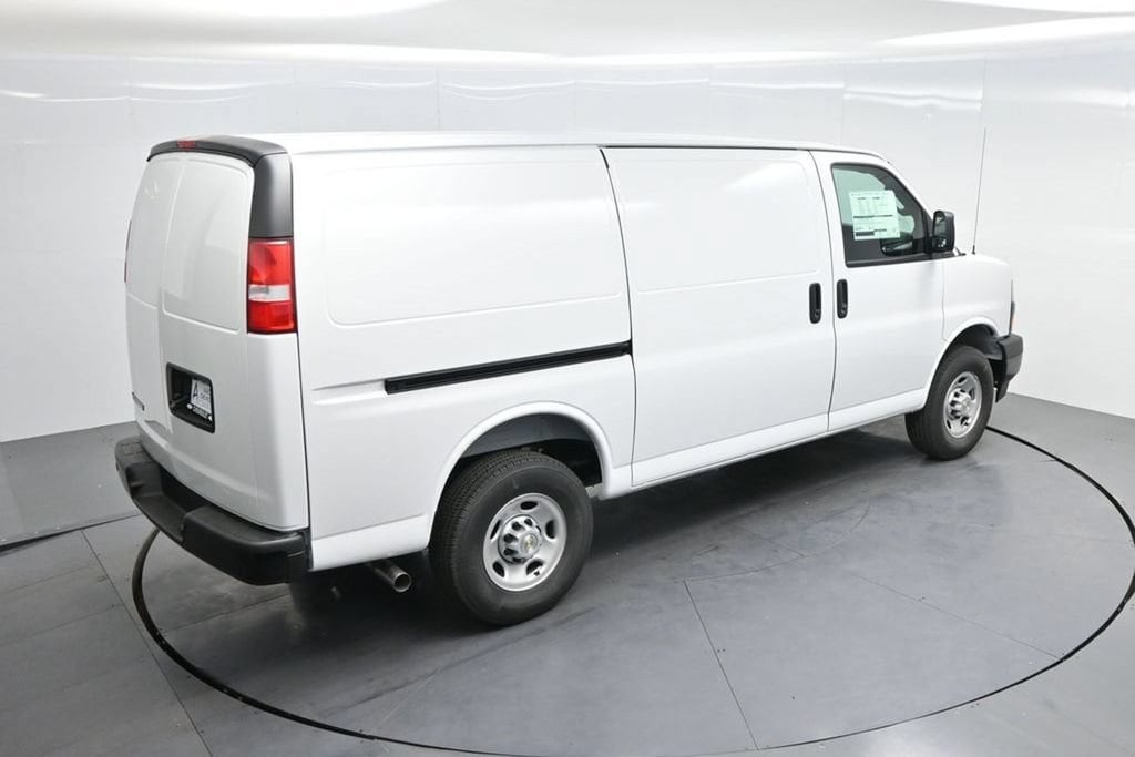 2026 Chevrolet Express Cargo Work Van - Photo 50
