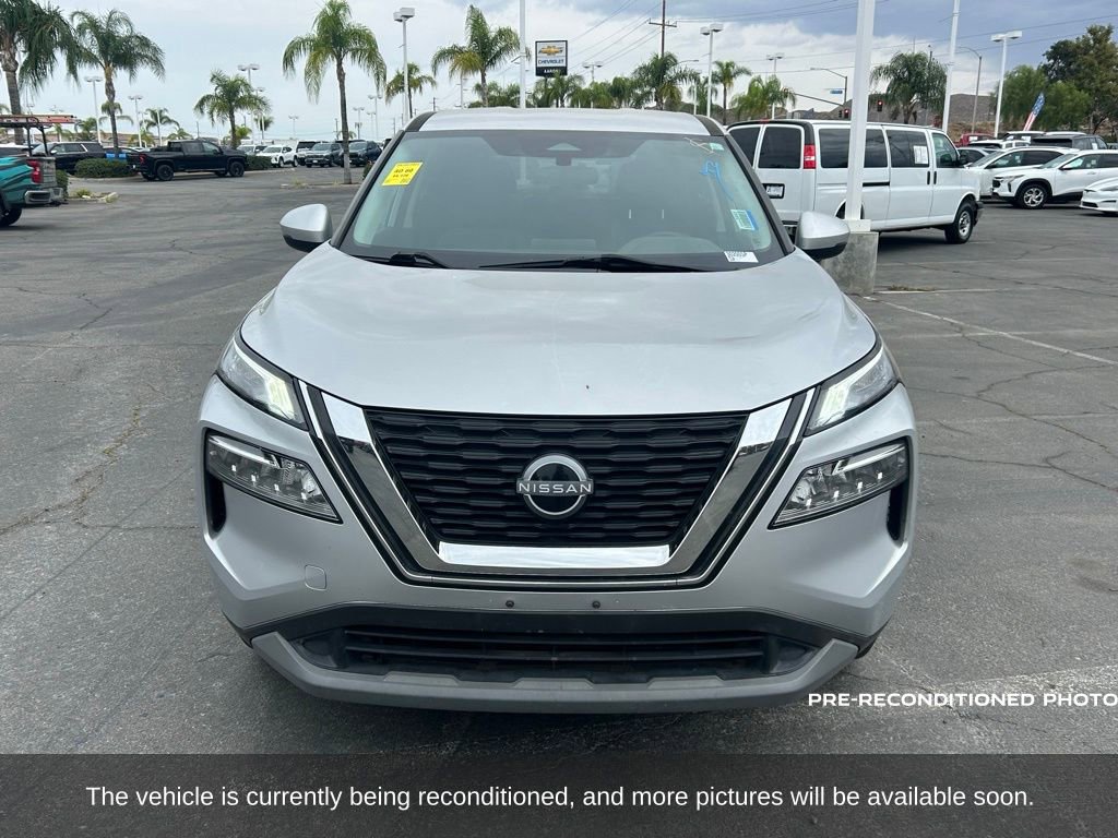 2022 Nissan Rogue SV photo 2