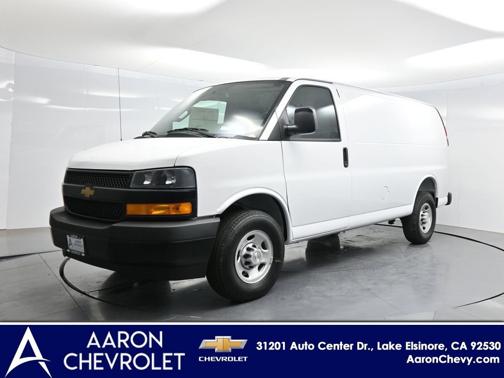 2026 Chevrolet Express 2500 Work Van HD's photo