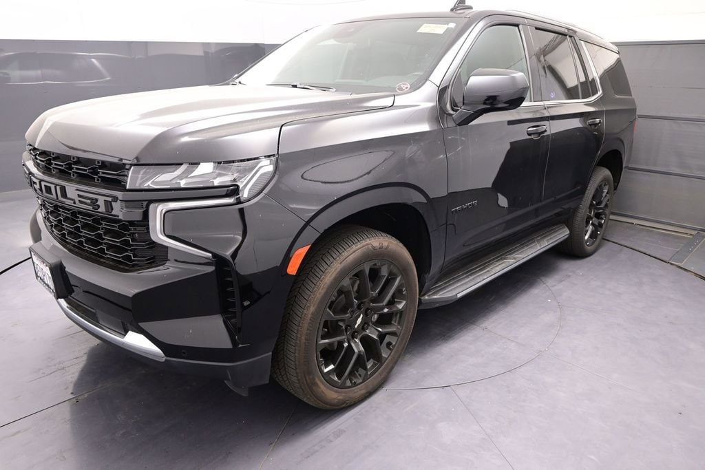 2023 Chevrolet Tahoe LS photo 4