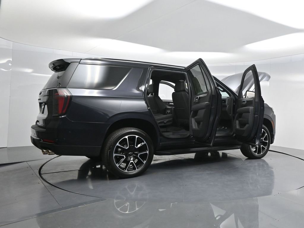 2025 Chevrolet Tahoe RST photo 3