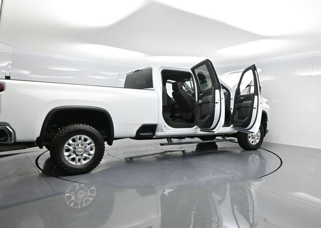 2022 Chevrolet Silverado 3500HD LTZ photo 4