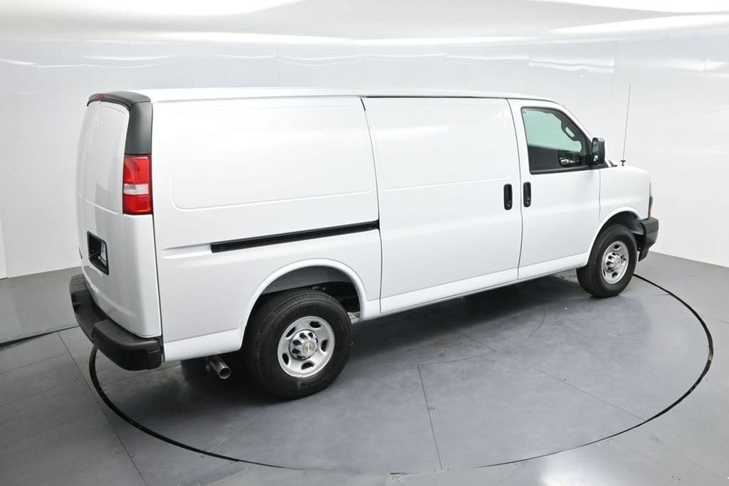 2026 Chevrolet Express Cargo Work Van - Photo 58