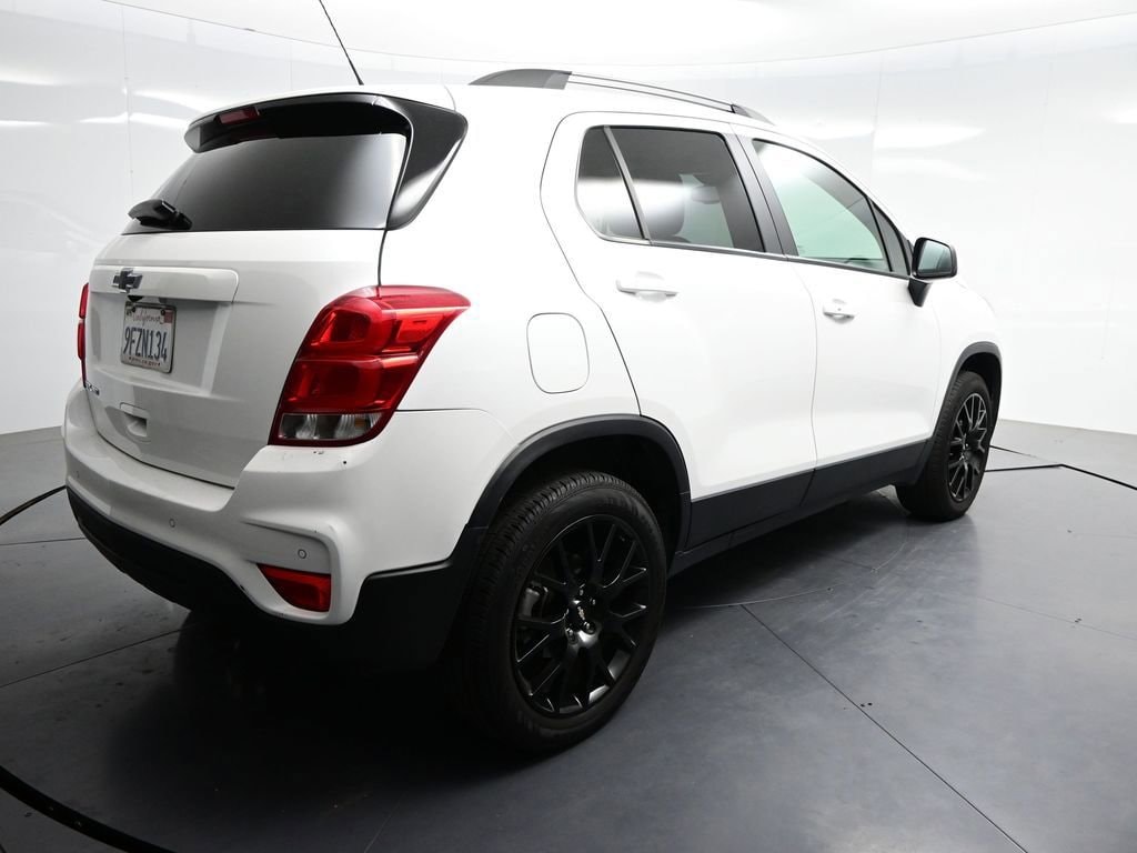 2022 Chevrolet Trax LT photo 2