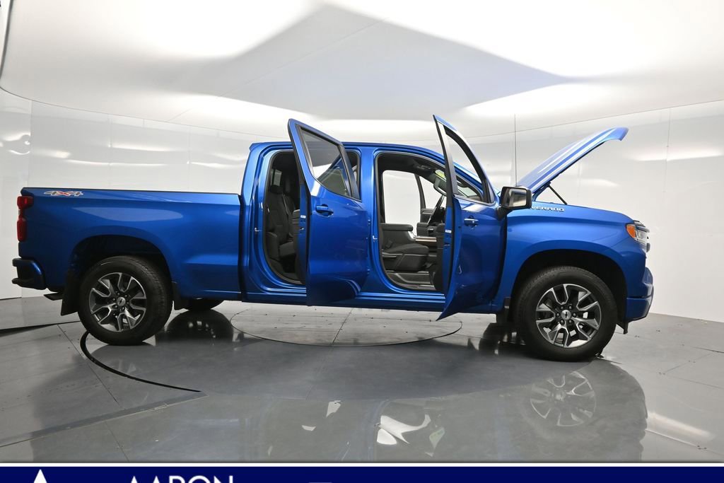 2023 Chevrolet Silverado 1500 RST photo 3