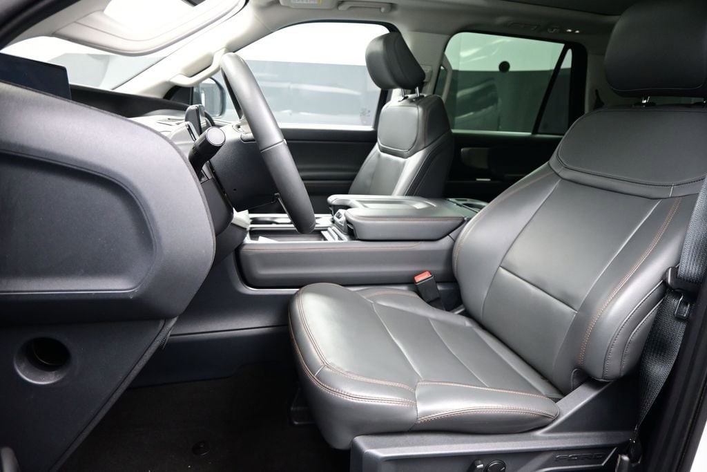 2025 Ford Expedition Max Active photo 6