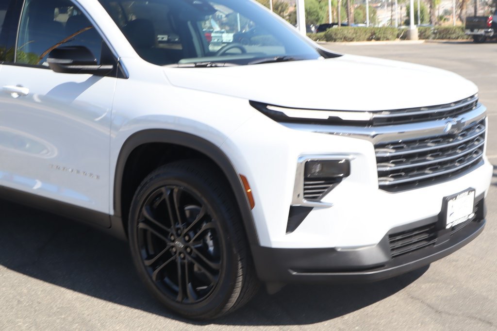 2027 Chevrolet Traverse LT - Photo 9